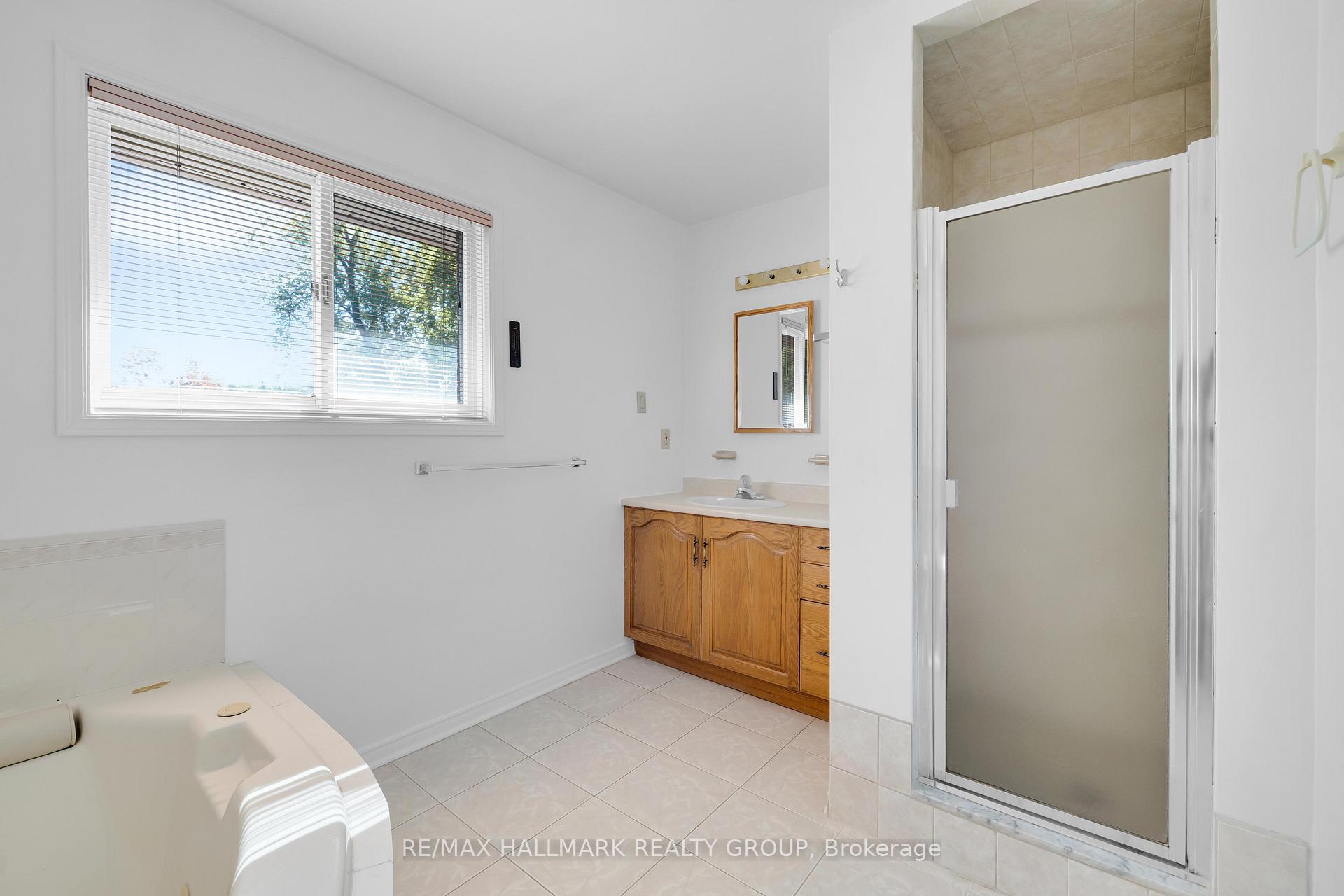 Photo 23 of 1396 Larose Avenue, Ottawa, Carlington — HOMEH