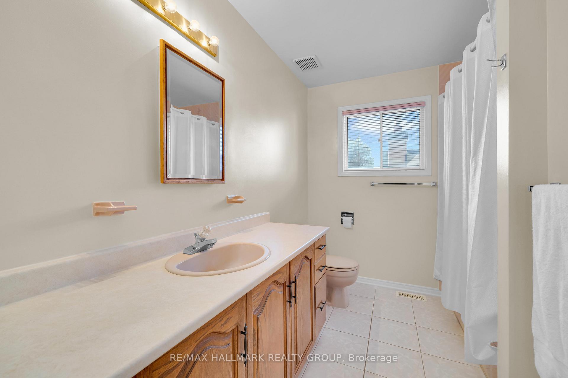 Photo 31 of 1396 Larose Avenue, Ottawa, Carlington — HOMEH