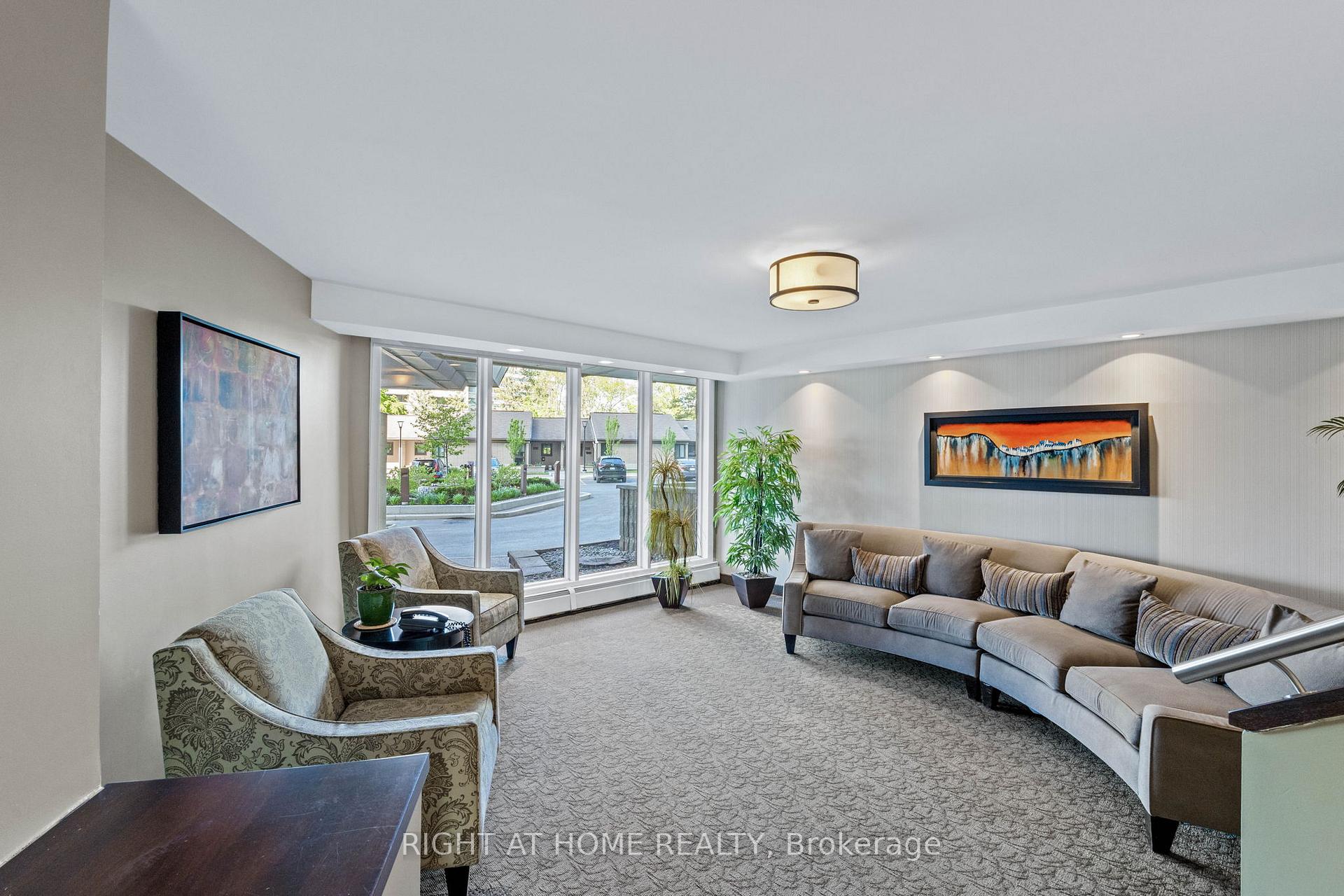 Photo 4 of Unit 906, 1171 Ambleside Drive, Ottawa, Woodroffe — HOMEH