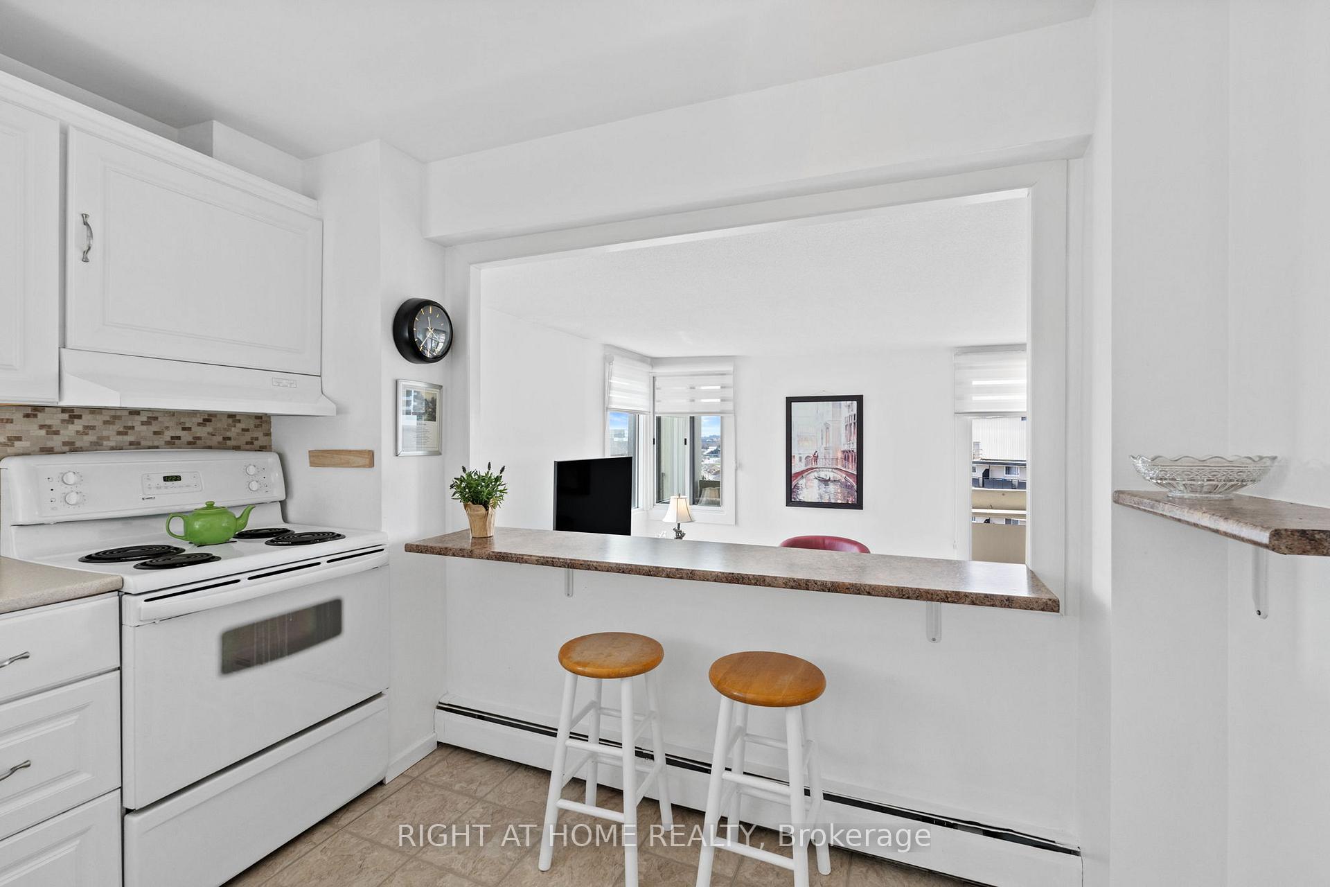 Photo 13 of Unit 906, 1171 Ambleside Drive, Ottawa, Woodroffe — HOMEH