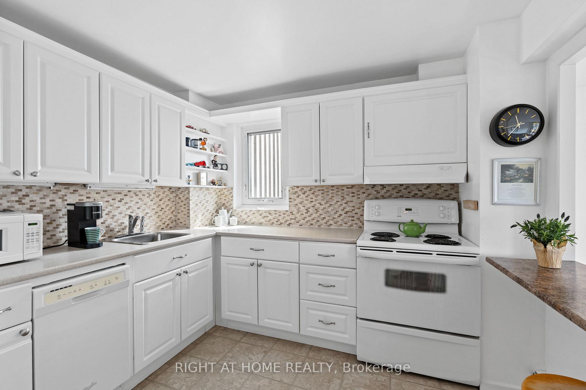 Photo 14 of Unit 906, 1171 Ambleside Drive, Ottawa, Woodroffe — HOMEH