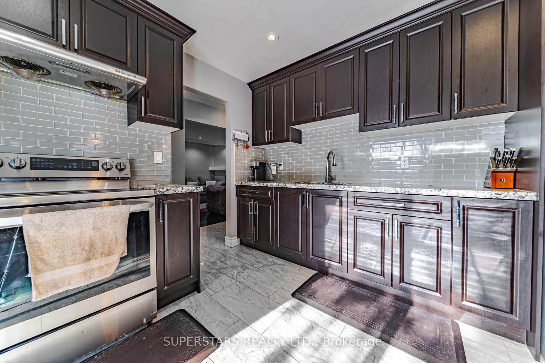 Photo 3 of 58 Fordcombe Crescent, Markham, Milliken Mills West — HOMEH