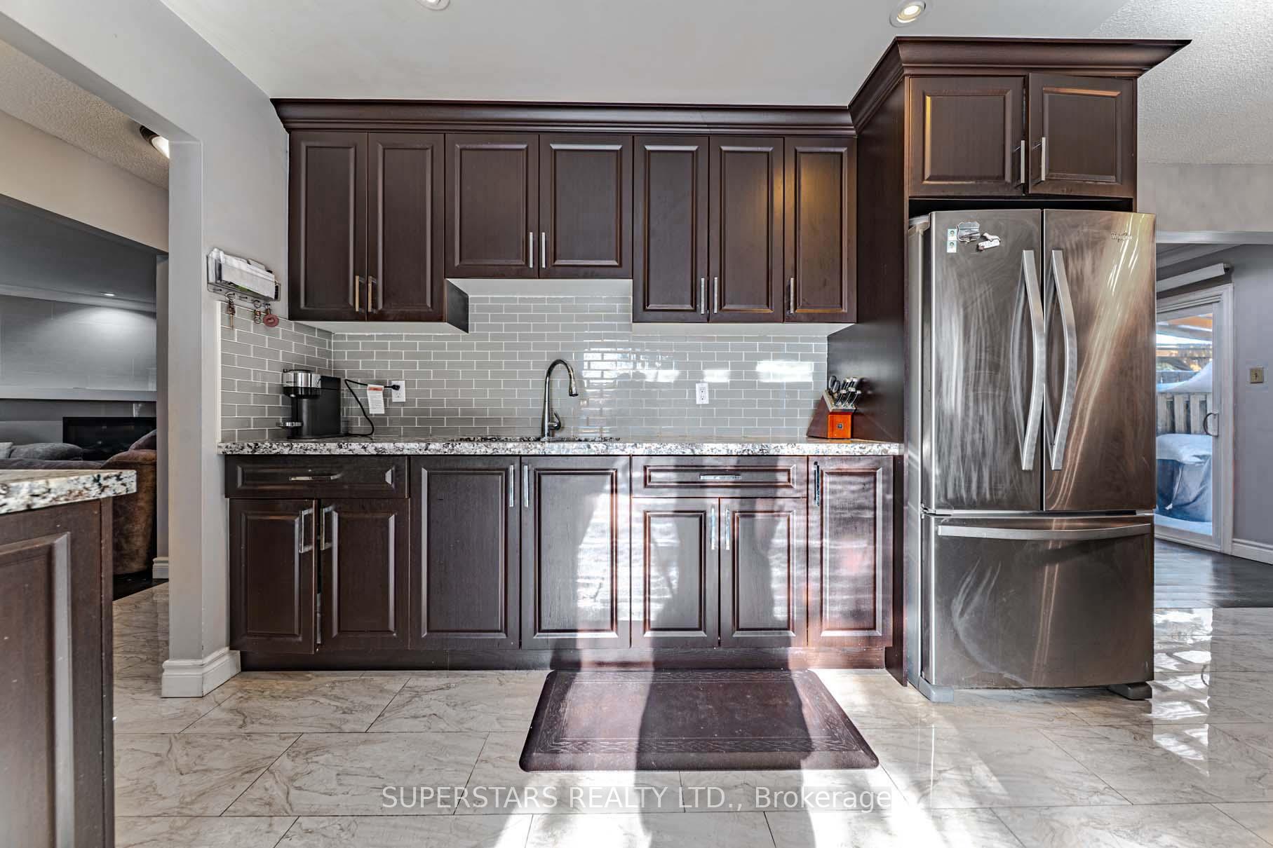 Photo 4 of 58 Fordcombe Crescent, Markham, Milliken Mills West — HOMEH