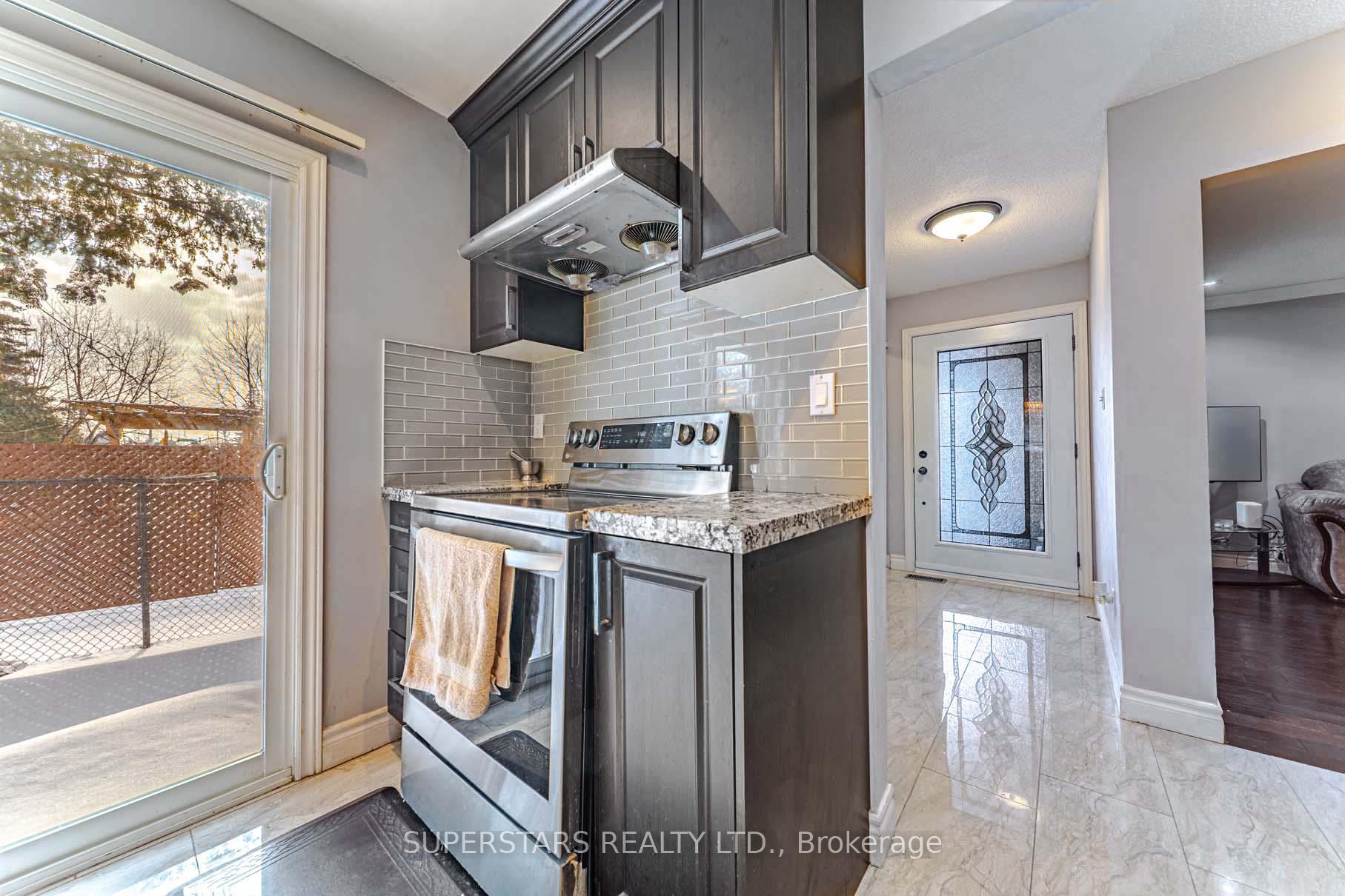 Photo 5 of 58 Fordcombe Crescent, Markham, Milliken Mills West — HOMEH