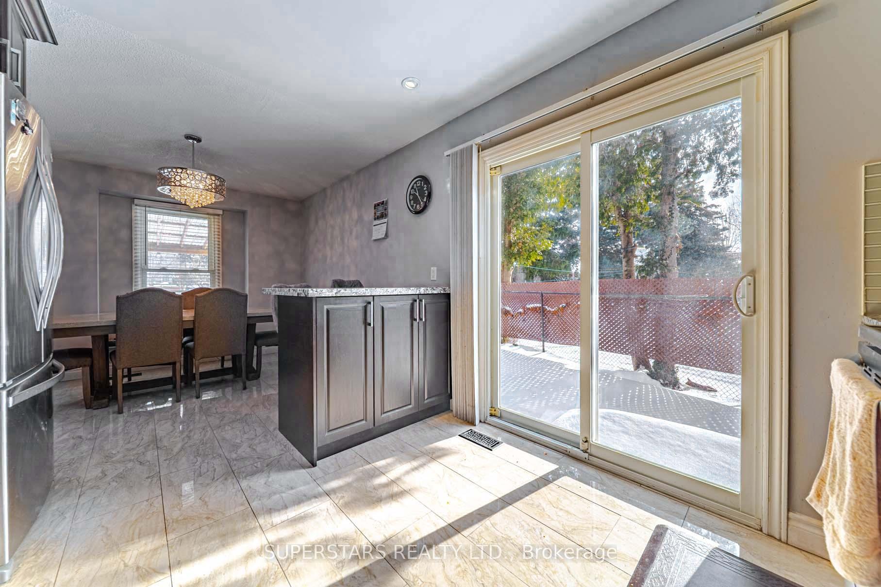 Photo 6 of 58 Fordcombe Crescent, Markham, Milliken Mills West — HOMEH