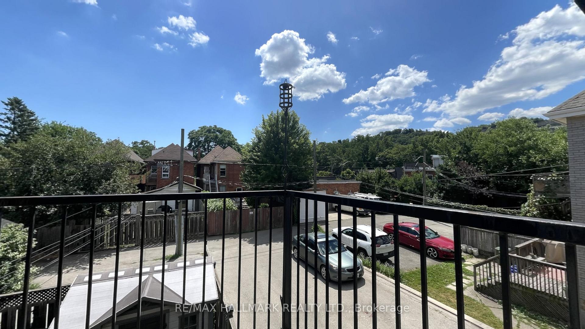 Photo 9 of Unit UPPER, 149 Wellington Street S, Hamilton, Corktown — HOMEH
