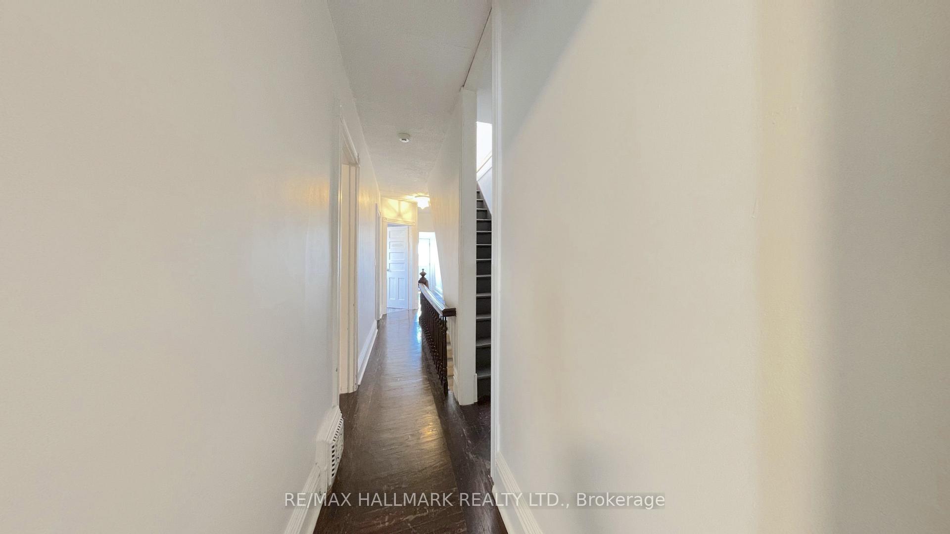 Photo 11 of Unit UPPER, 149 Wellington Street S, Hamilton, Corktown — HOMEH