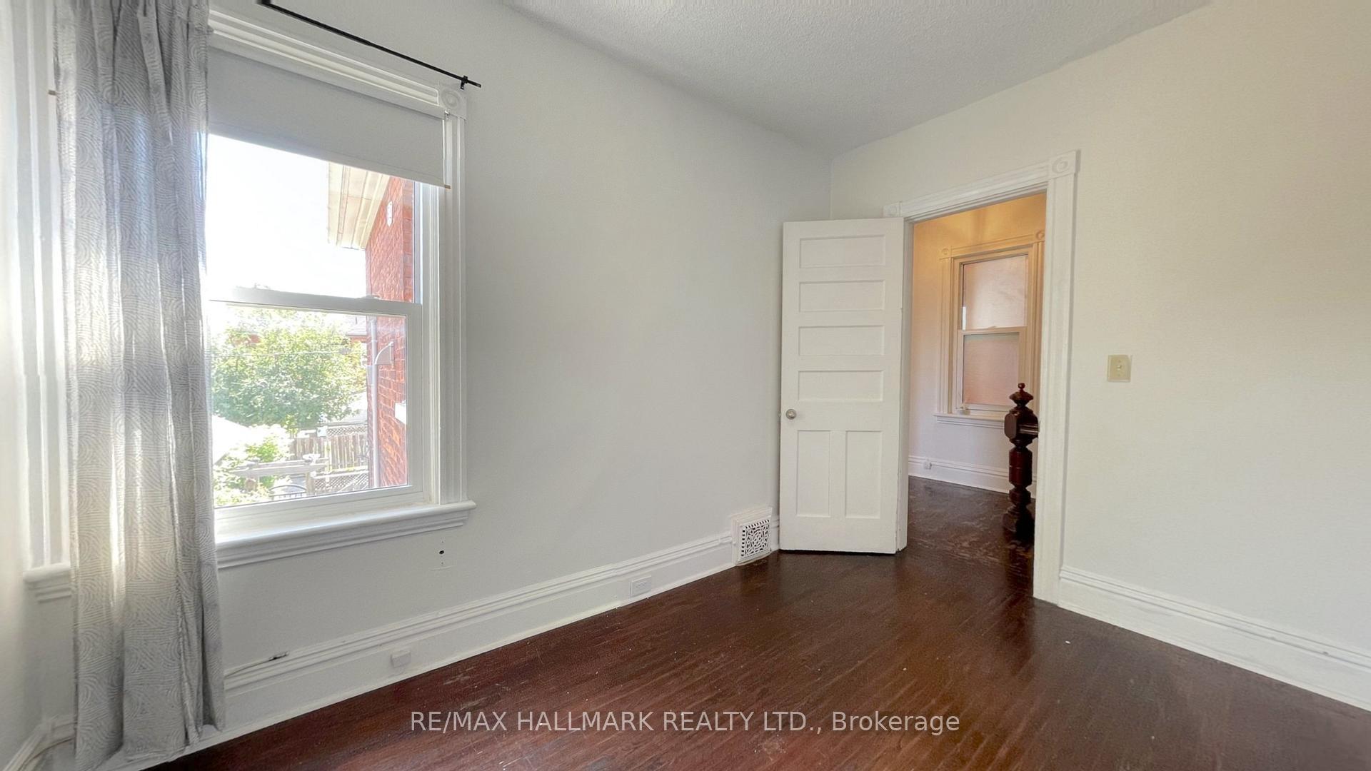 Photo 12 of Unit UPPER, 149 Wellington Street S, Hamilton, Corktown — HOMEH