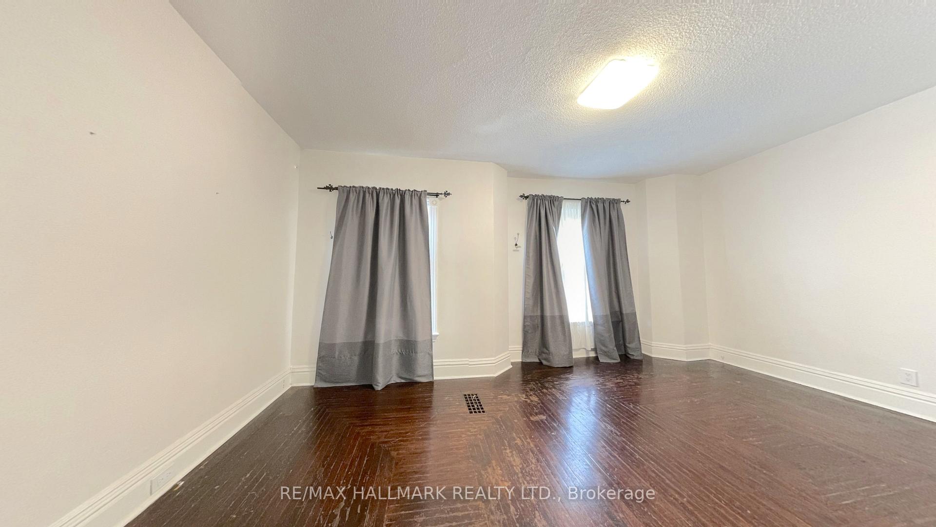 Photo 16 of Unit UPPER, 149 Wellington Street S, Hamilton, Corktown — HOMEH