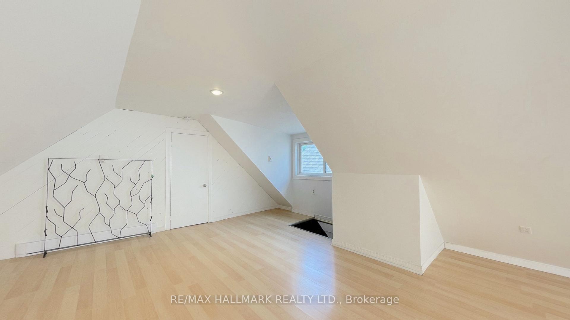 Photo 19 of Unit UPPER, 149 Wellington Street S, Hamilton, Corktown — HOMEH