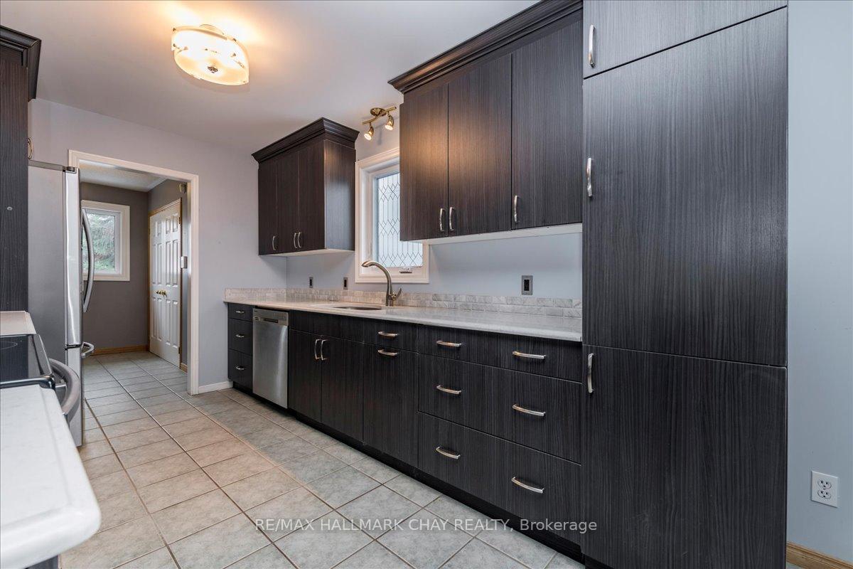 Photo 4 of 2286 25th Side Road, Innisfil, Alcona — HOMEH