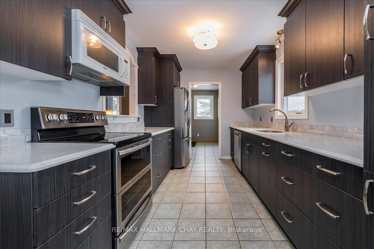 Photo 5 of 2286 25th Side Road, Innisfil, Alcona — HOMEH