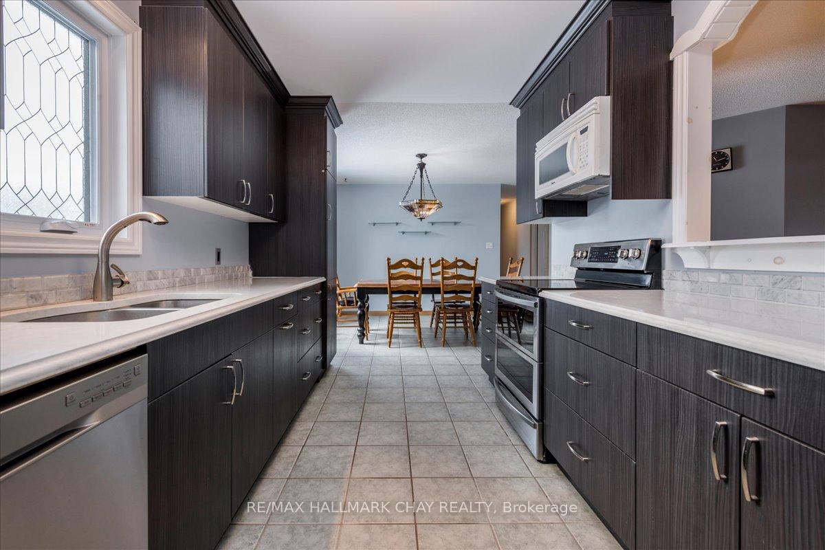 Photo 26 of 2286 25th Side Road, Innisfil, Alcona — HOMEH