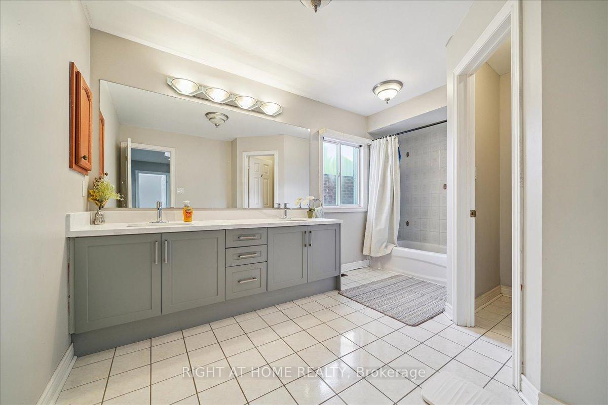 Photo 16 of 118 Bowles Drive, Ajax, Central West — HOMEH