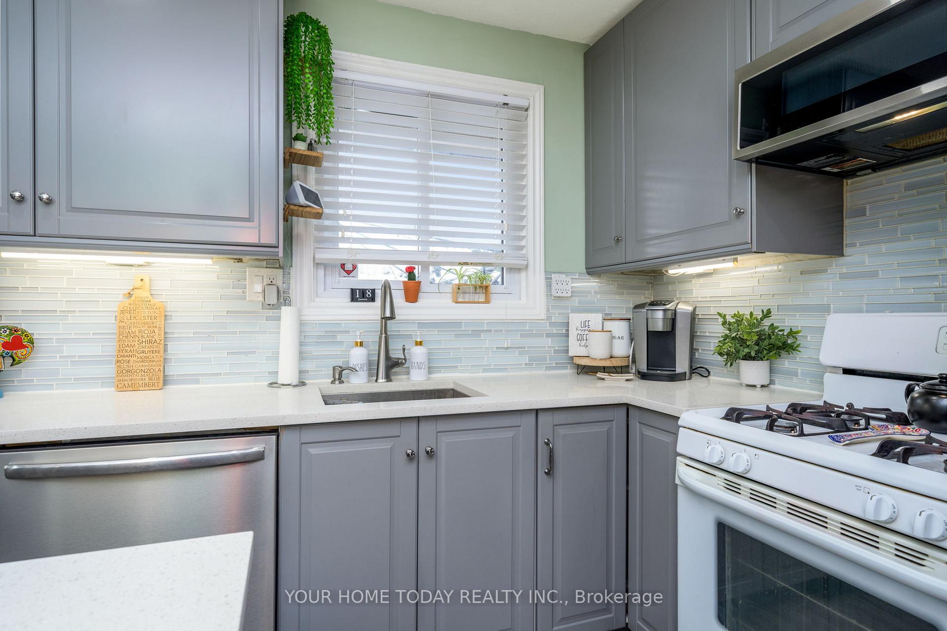 Photo 9 of Unit 16, 20 Mountainview Road S, Halton Hills, Georgetown — HOMEH