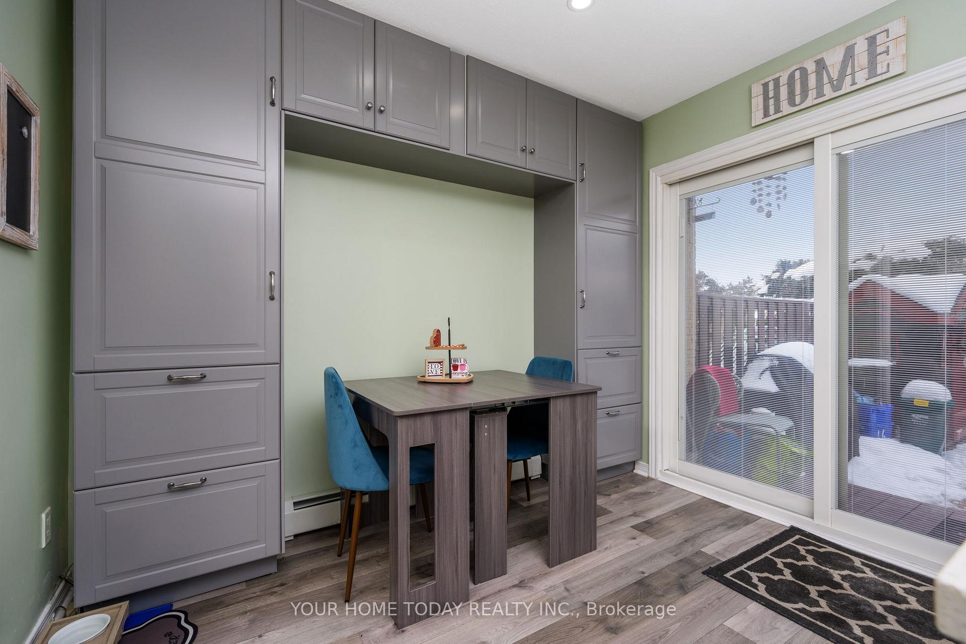 Photo 12 of Unit 16, 20 Mountainview Road S, Halton Hills, Georgetown — HOMEH