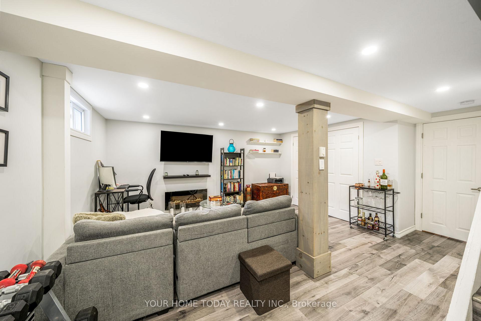 Photo 23 of Unit 16, 20 Mountainview Road S, Halton Hills, Georgetown — HOMEH