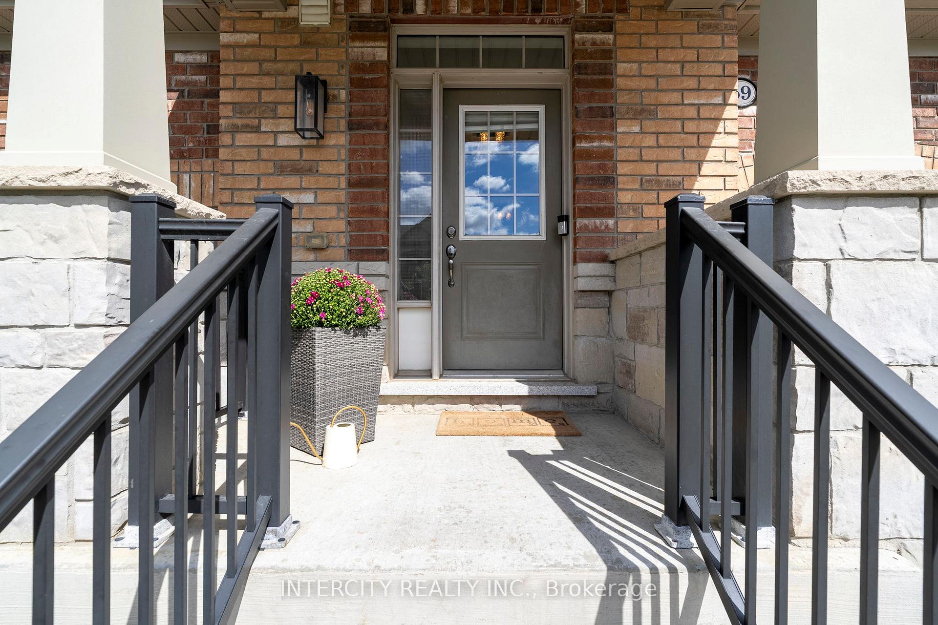 Photo 5 of 59 Morra Avenue, Caledon, Bolton East — HOMEH