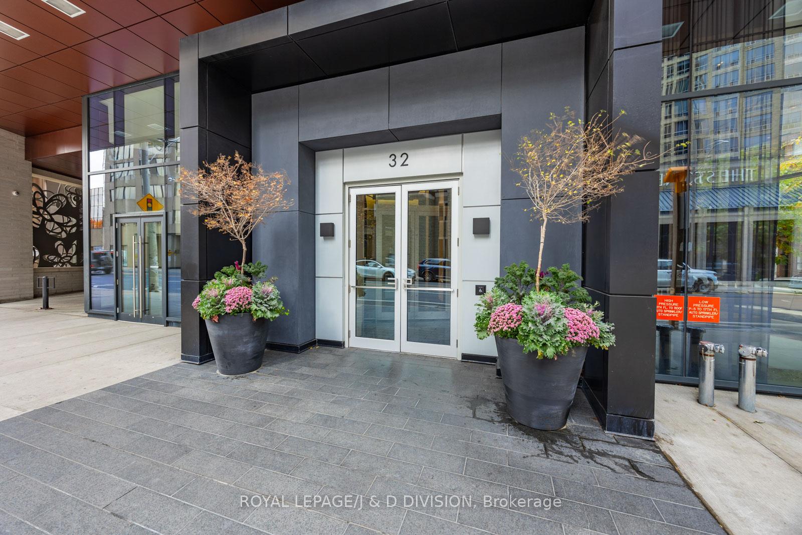 Photo 2 of Unit 2702, 32 Davenport Road, Toronto, The Annex — HOMEH