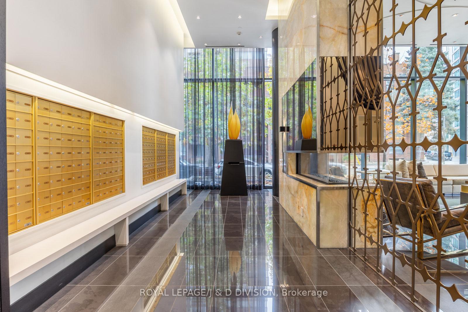 Photo 4 of Unit 2702, 32 Davenport Road, Toronto, The Annex — HOMEH