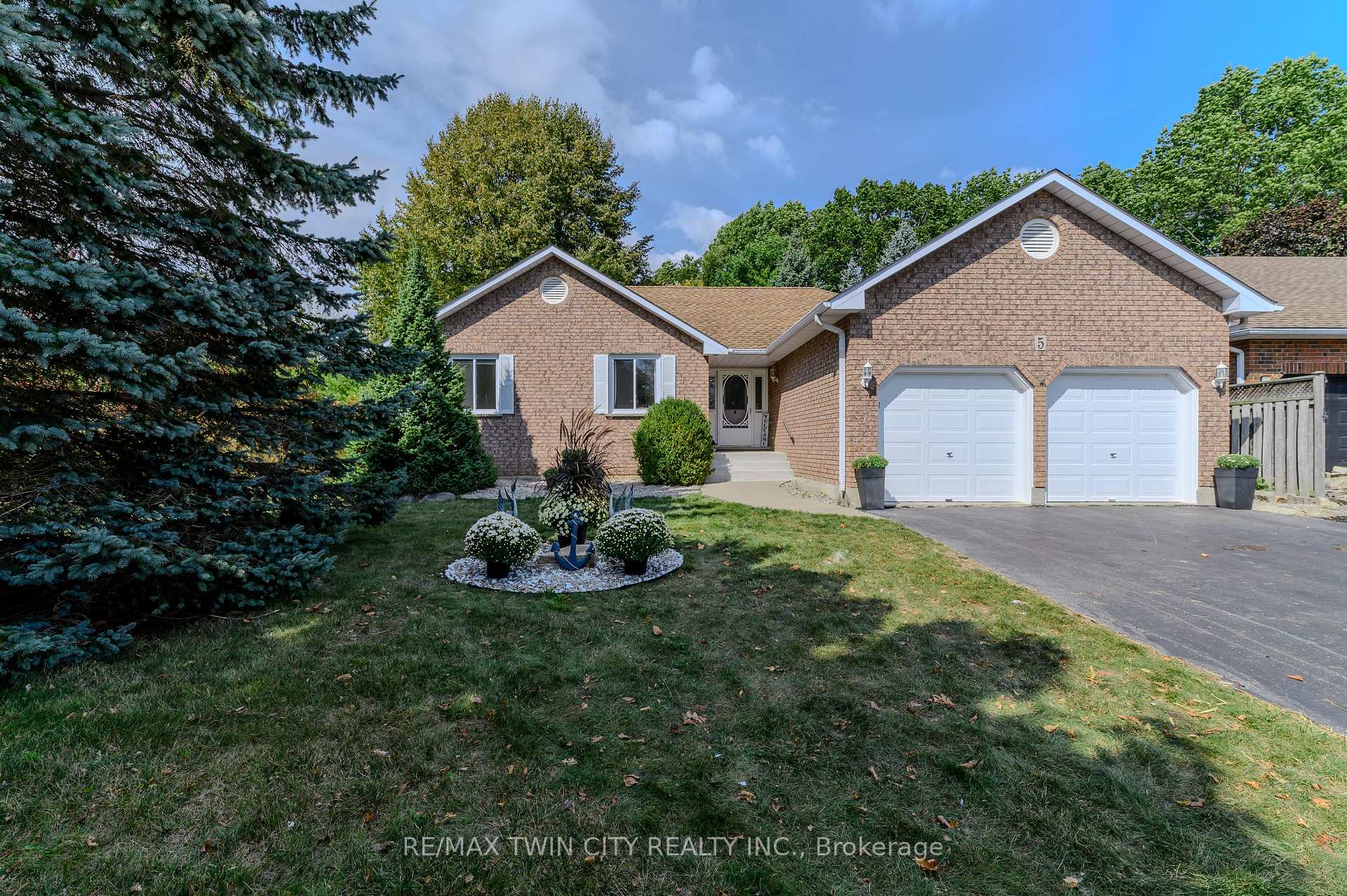 Front of 5 Newport Lane