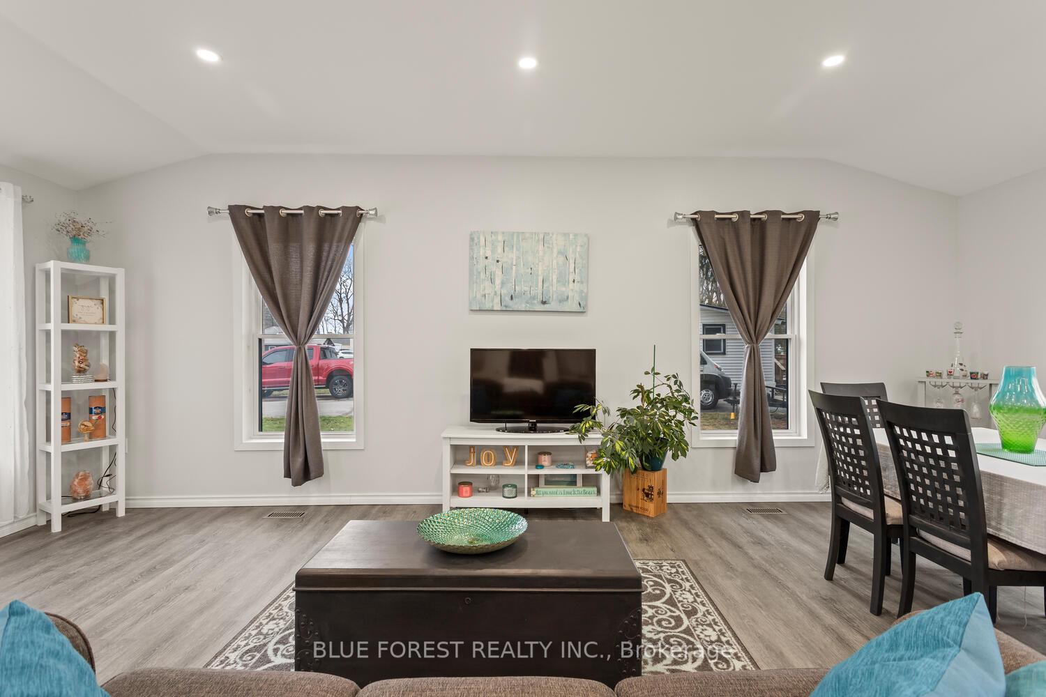 Photo 12 of 1148 Jane Street, West Elgin, West Lorne — HOMEH