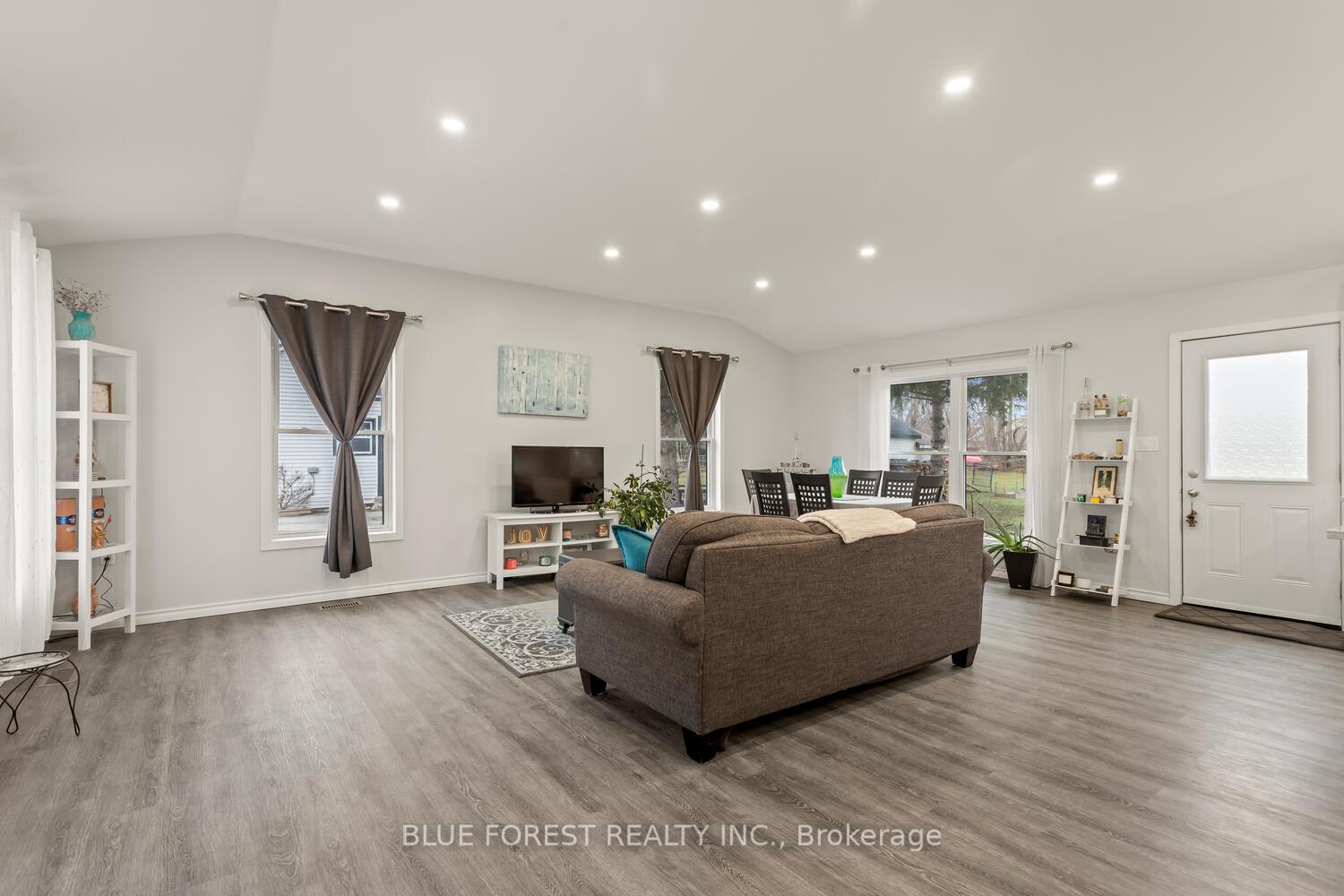 Photo 13 of 1148 Jane Street, West Elgin, West Lorne — HOMEH