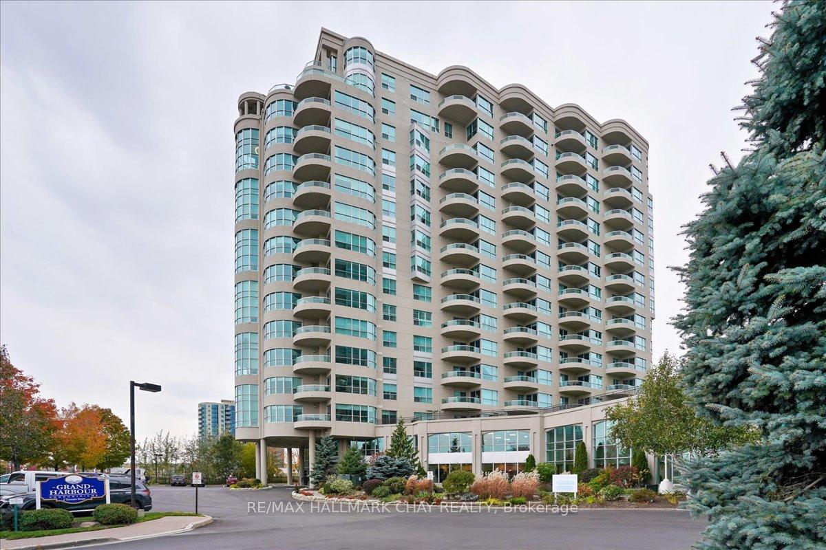 Front of Unit 905, 2 Toronto Street