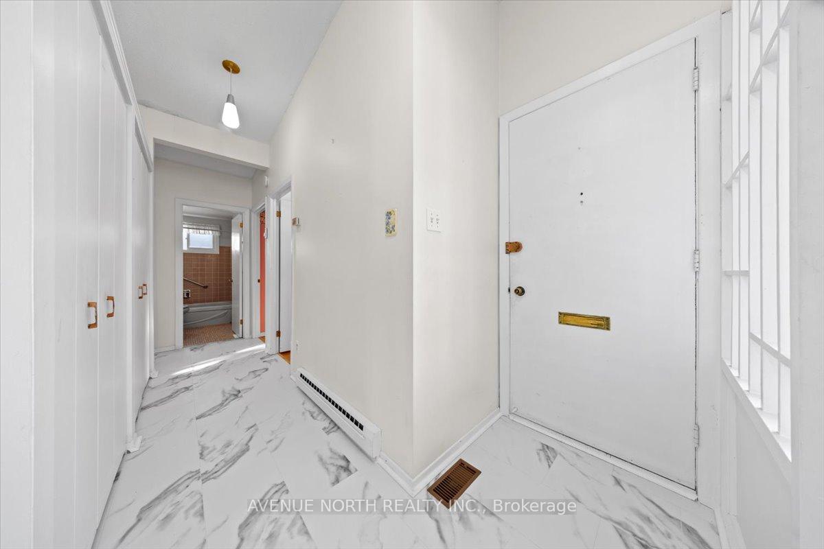 Photo 4 of 24 Parkmount Crescent, Ottawa, Sheahan Estates/Trend Village — HOMEH