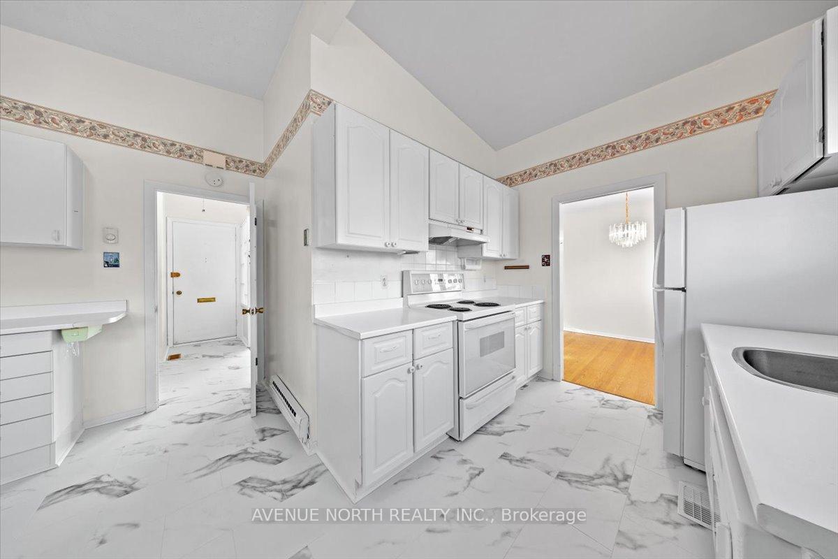 Photo 13 of 24 Parkmount Crescent, Ottawa, Sheahan Estates/Trend Village — HOMEH