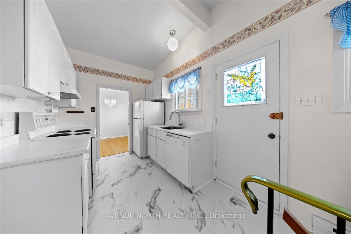Photo 14 of 24 Parkmount Crescent, Ottawa, Sheahan Estates/Trend Village — HOMEH