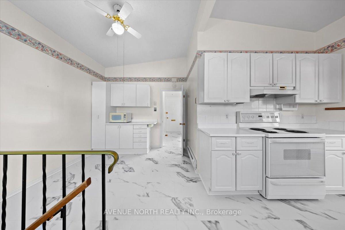 Photo 16 of 24 Parkmount Crescent, Ottawa, Sheahan Estates/Trend Village — HOMEH