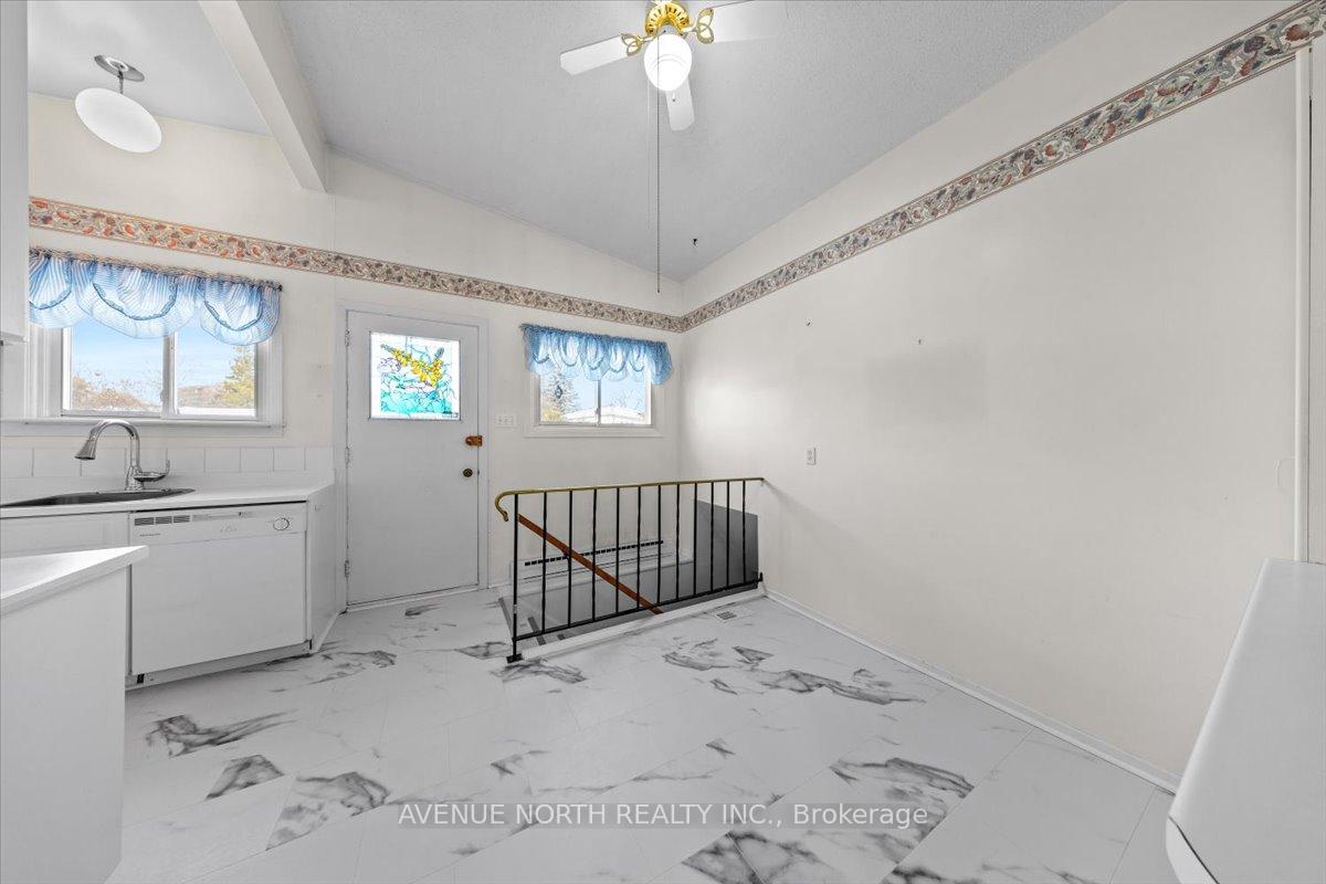 Photo 17 of 24 Parkmount Crescent, Ottawa, Sheahan Estates/Trend Village — HOMEH