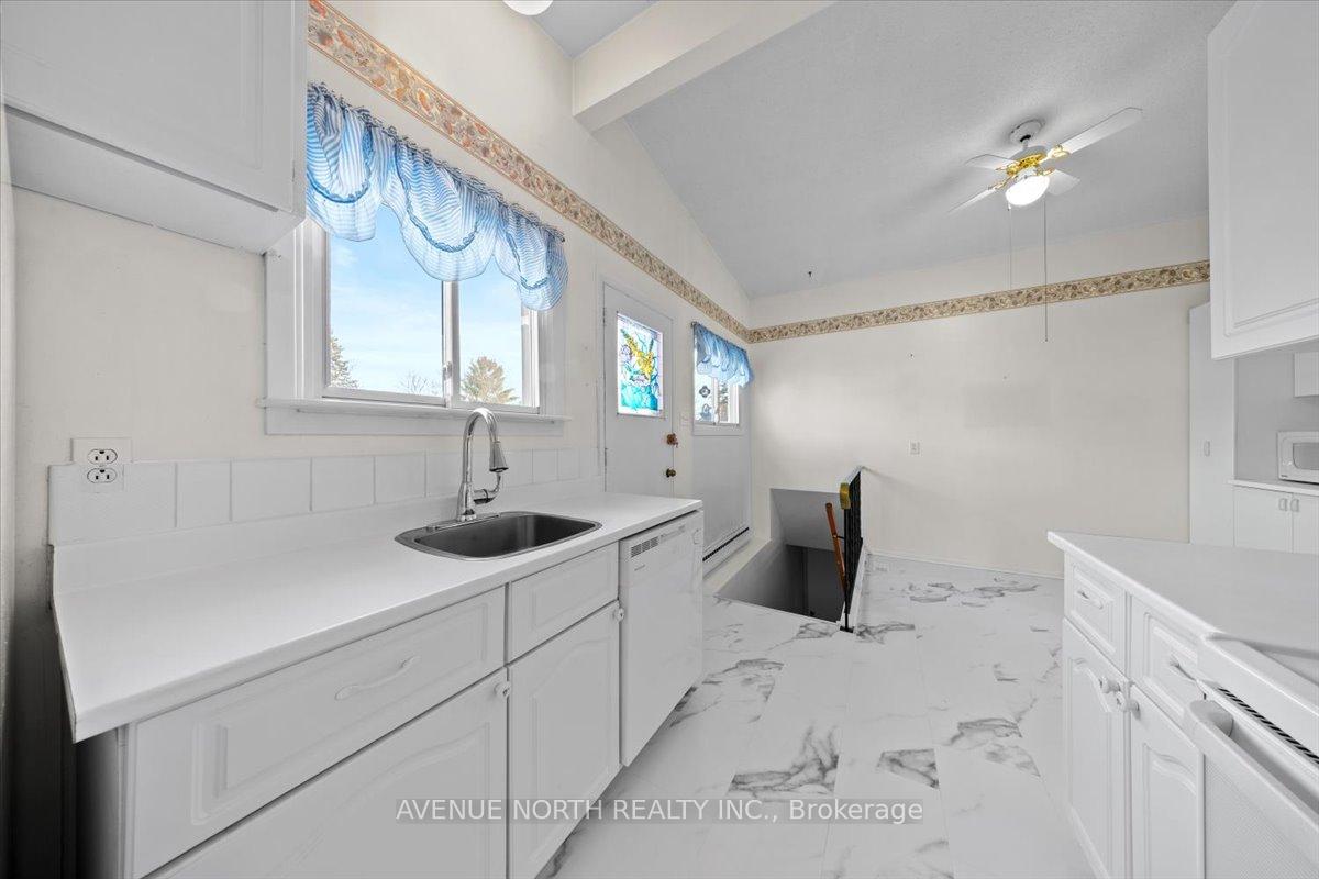 Photo 19 of 24 Parkmount Crescent, Ottawa, Sheahan Estates/Trend Village — HOMEH