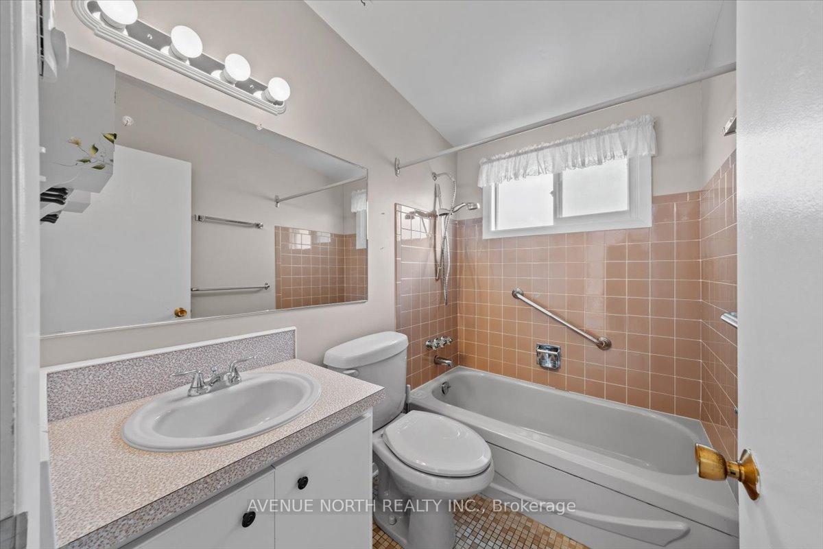 Photo 30 of 24 Parkmount Crescent, Ottawa, Sheahan Estates/Trend Village — HOMEH