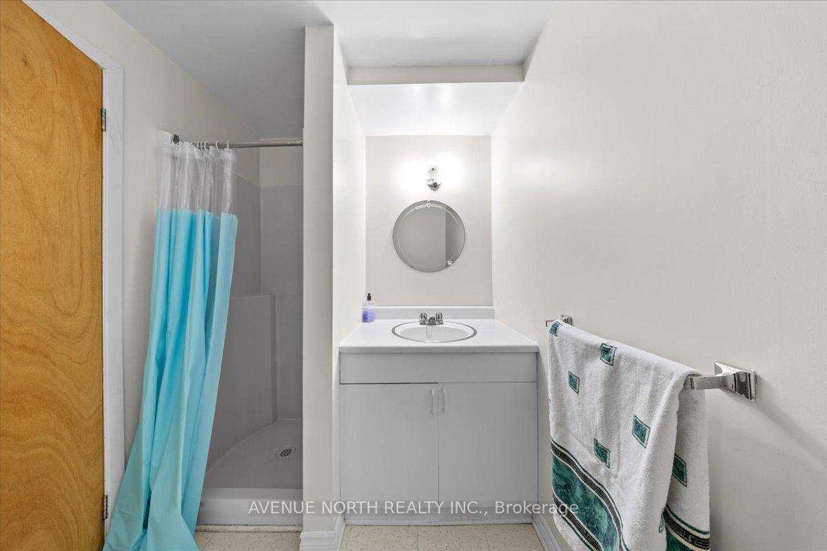 Photo 33 of 24 Parkmount Crescent, Ottawa, Sheahan Estates/Trend Village — HOMEH