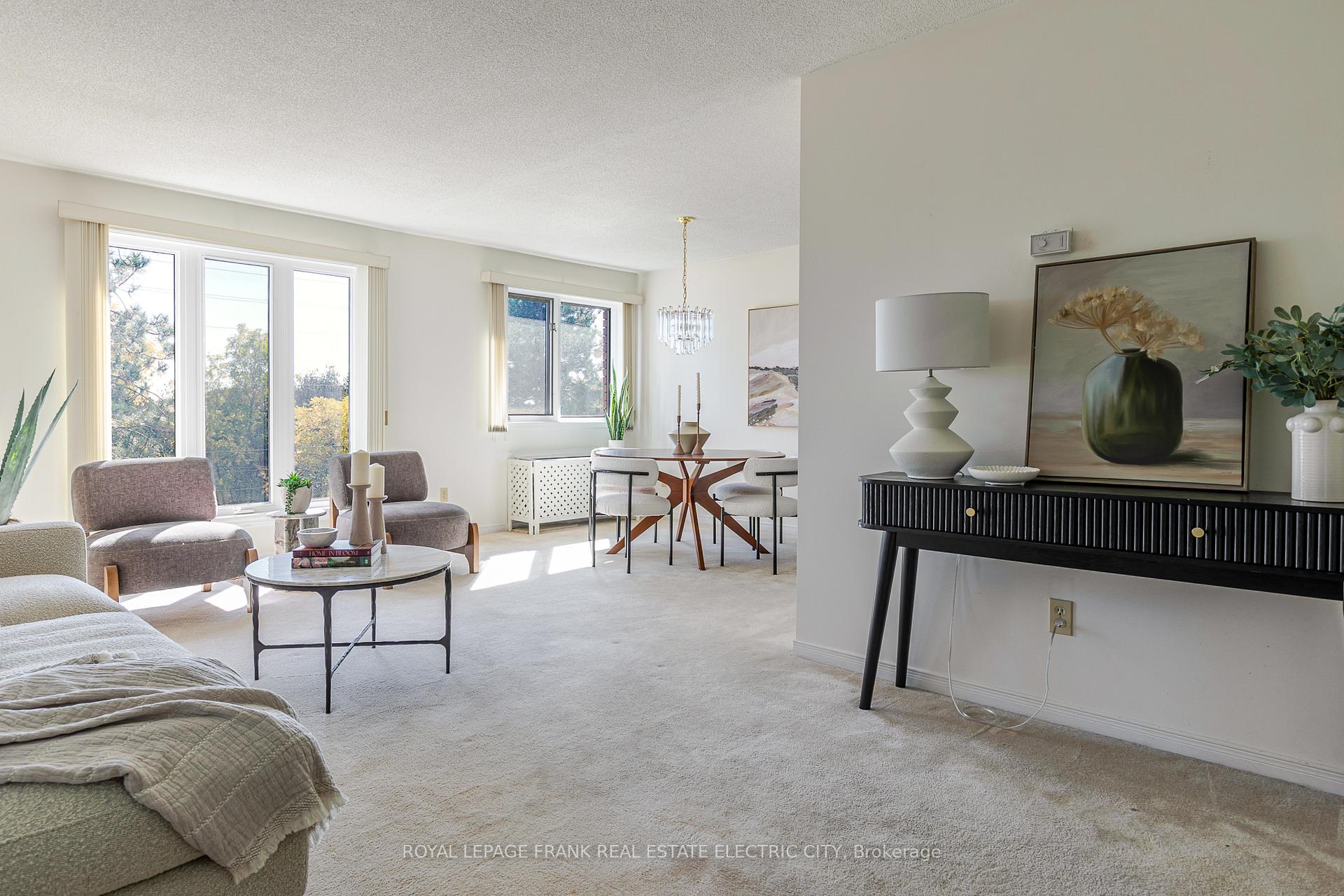 Photo 5 of Unit 30, 36 Champlain Crescent, Peterborough, Northcrest Ward 5 — HOMEH