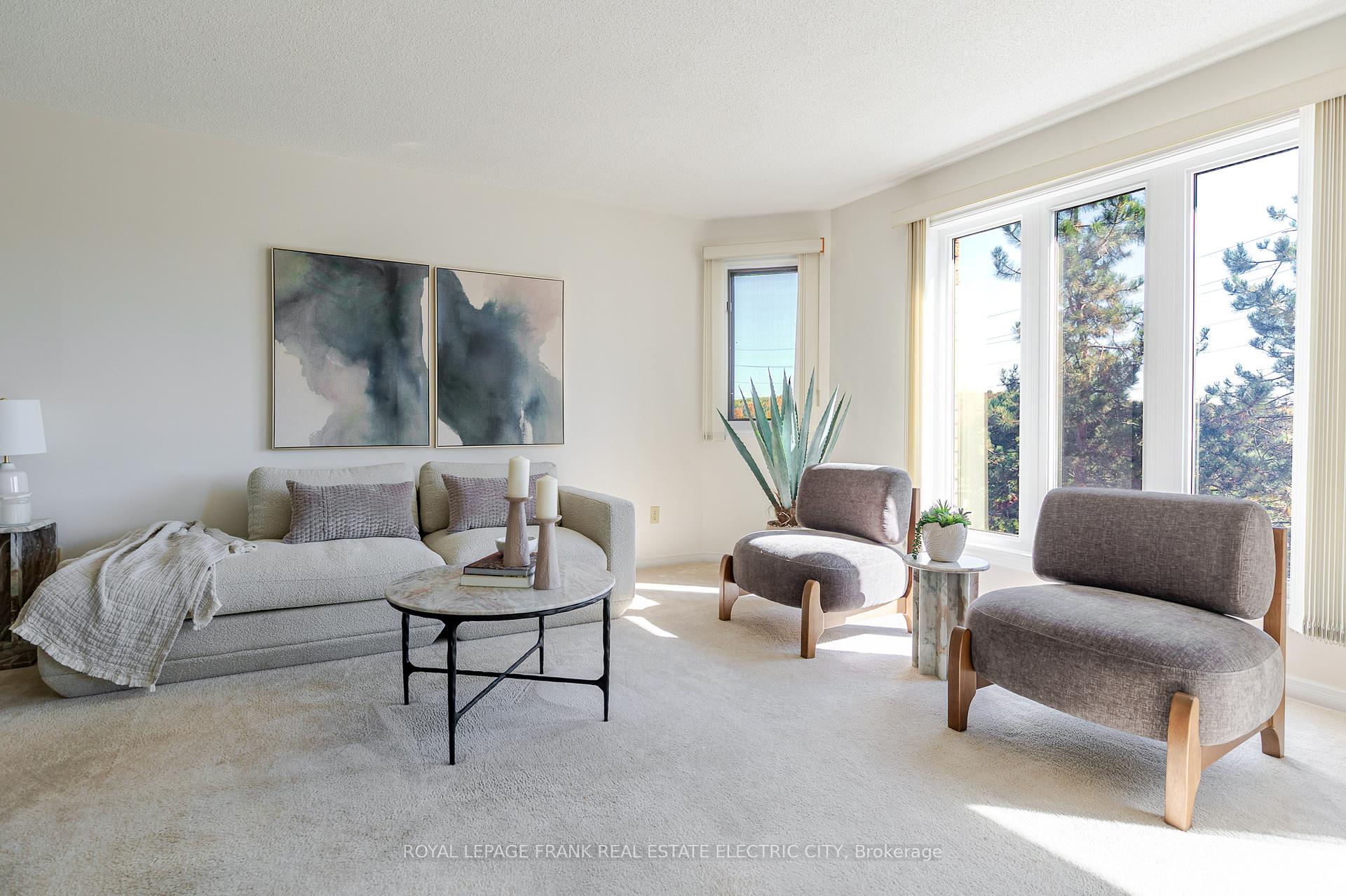Photo 6 of Unit 30, 36 Champlain Crescent, Peterborough, Northcrest Ward 5 — HOMEH