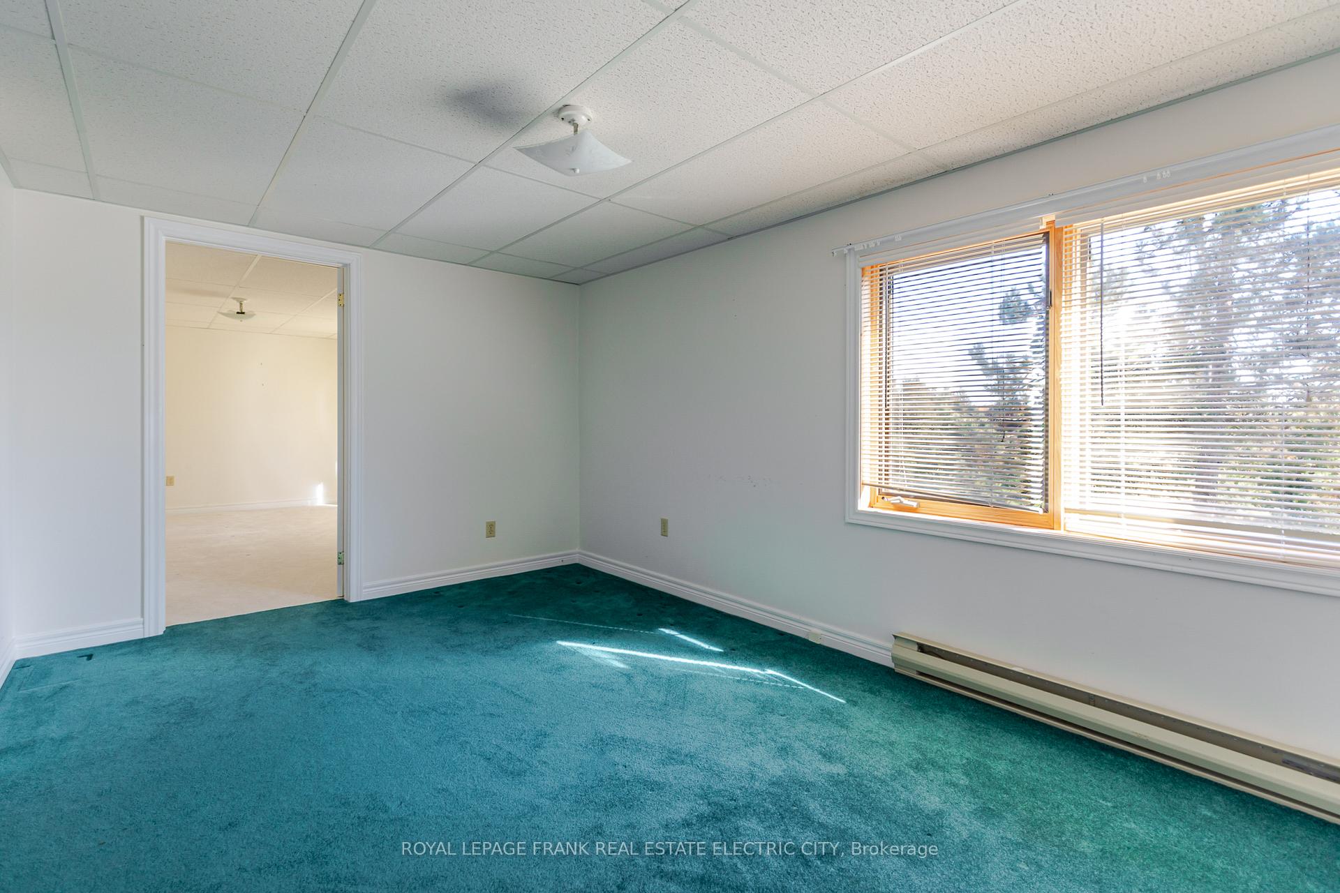 Photo 40 of Unit 30, 36 Champlain Crescent, Peterborough, Northcrest Ward 5 — HOMEH