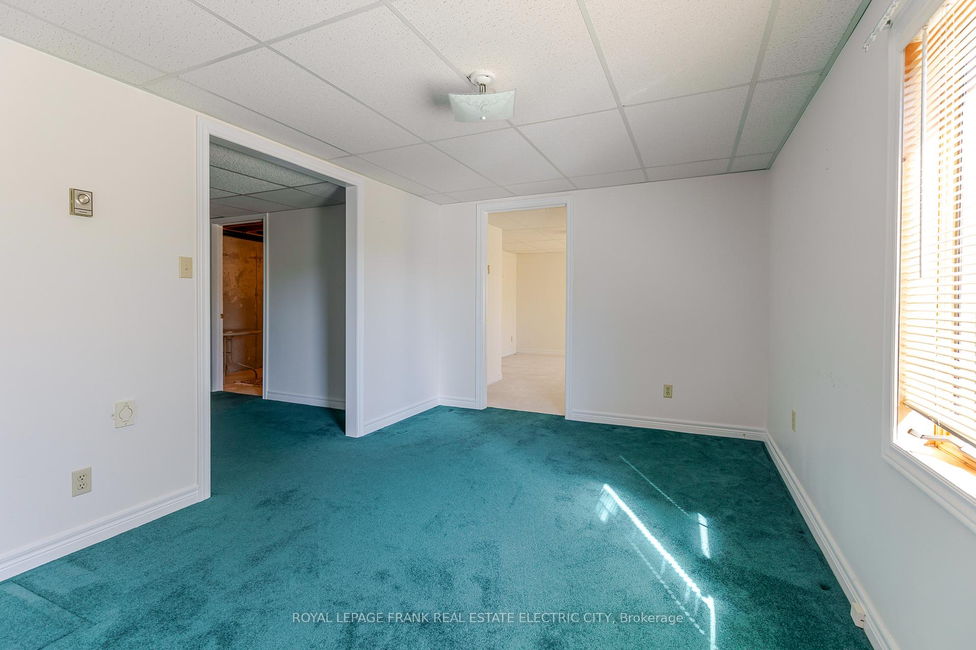 Photo 41 of Unit 30, 36 Champlain Crescent, Peterborough, Northcrest Ward 5 — HOMEH