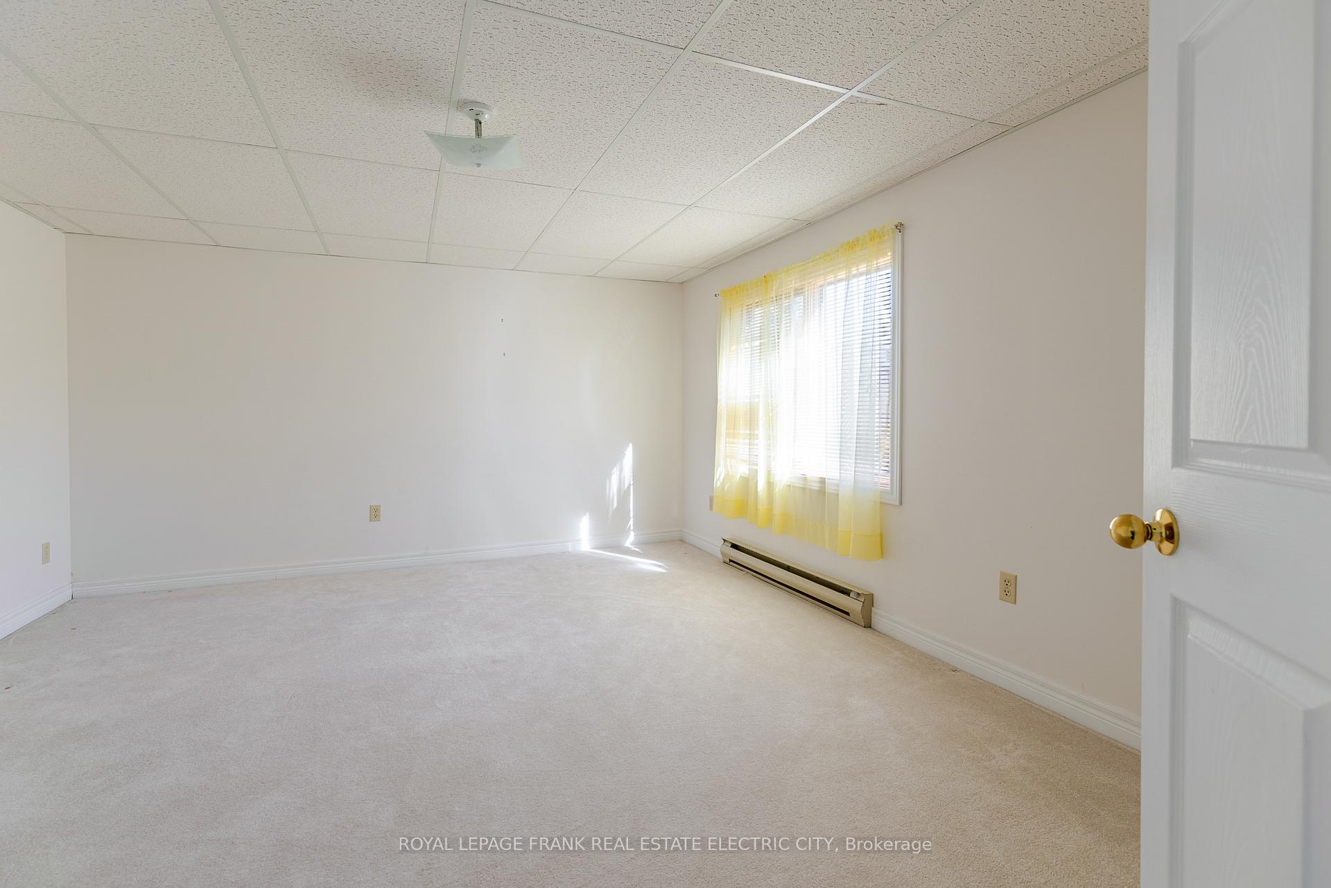Photo 42 of Unit 30, 36 Champlain Crescent, Peterborough, Northcrest Ward 5 — HOMEH