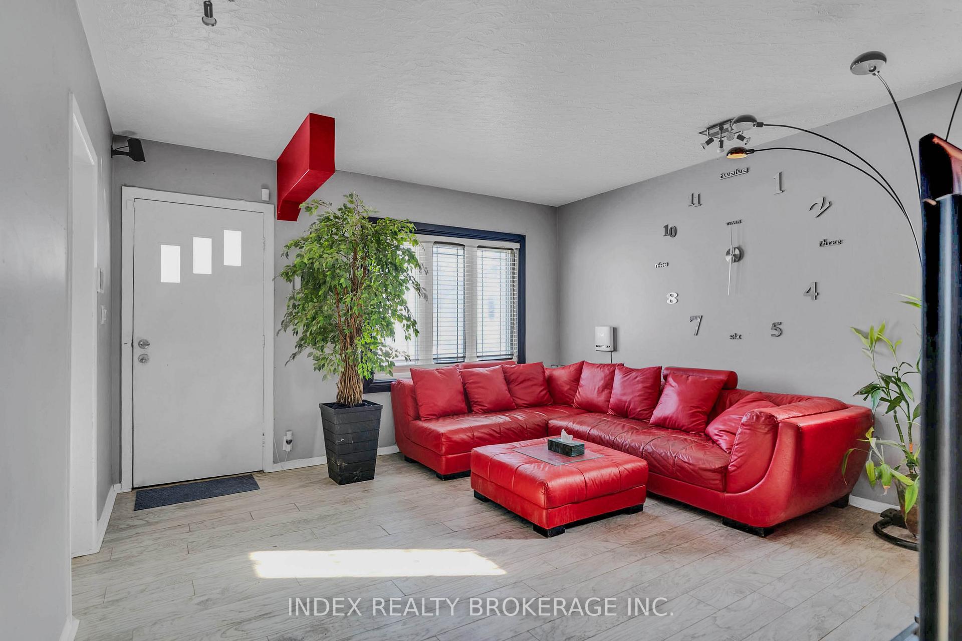 Photo 5 of 86 Gibbons Street, Oshawa, McLaughlin — HOMEH