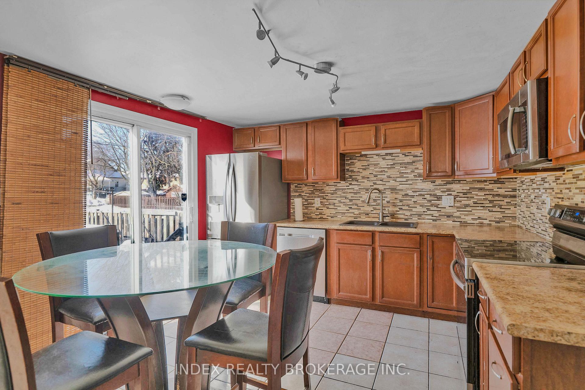 Photo 8 of 86 Gibbons Street, Oshawa, McLaughlin — HOMEH