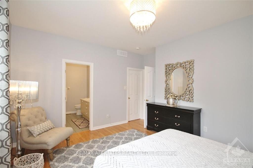 Photo 12 of 4065 Canyon Walk Drive, Ottawa, Riverside South/Gloucester Glen — HOMEH