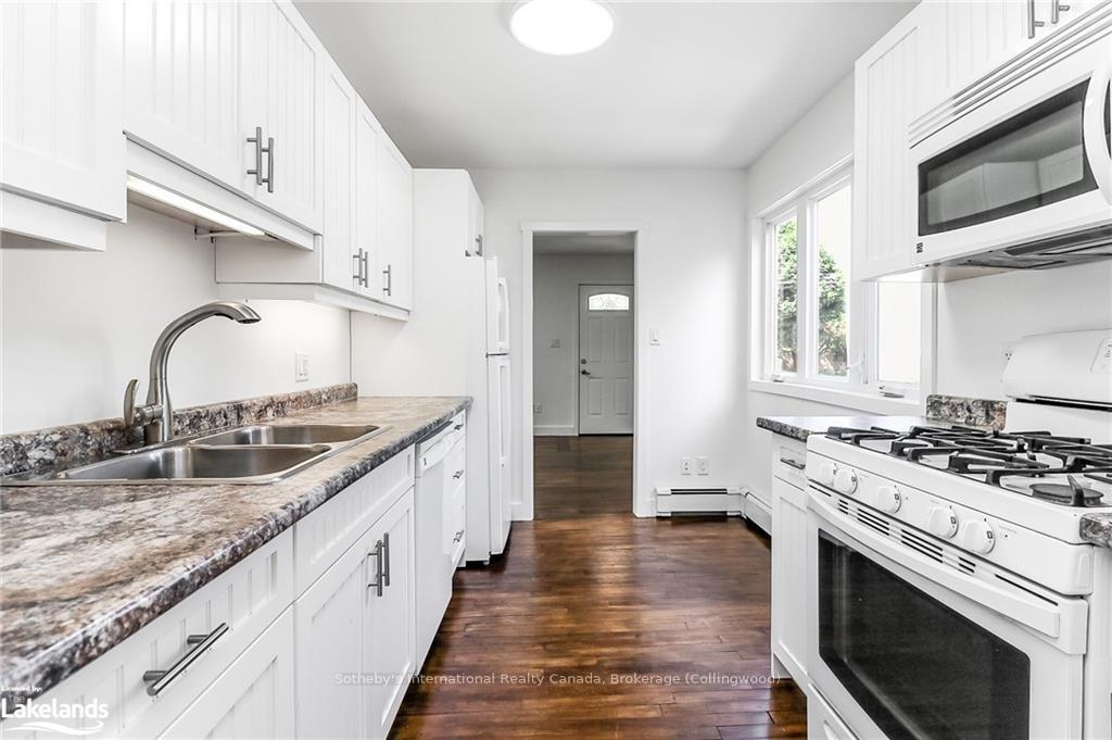 Photo 15 of 121 Birch Street, Collingwood — HOMEH
