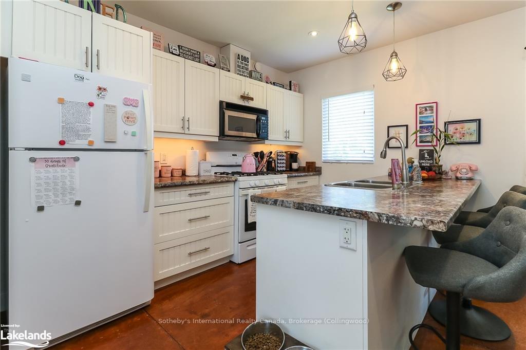 Photo 33 of 121 Birch Street, Collingwood — HOMEH
