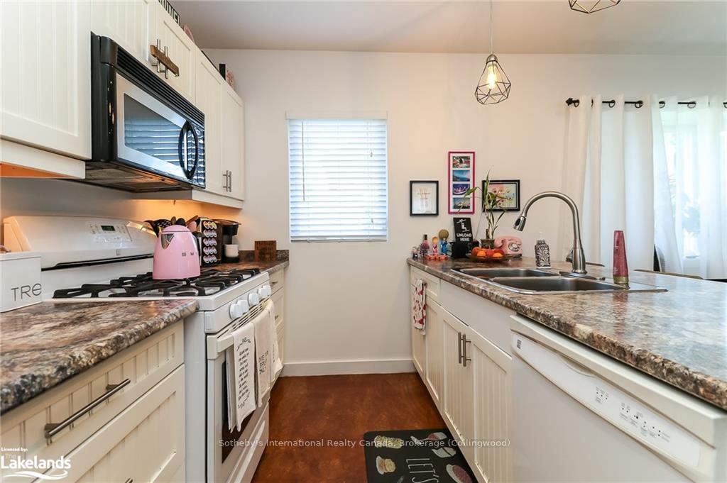 Photo 34 of 121 Birch Street, Collingwood — HOMEH