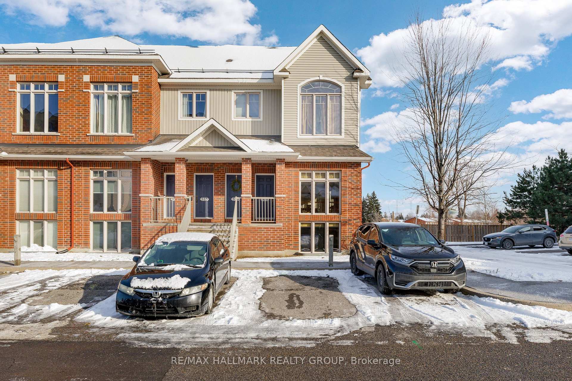 Photo 2 of Unit 4, 577 Reardon Private, Ottawa, Heron Gate/Industrial Park — HOMEH