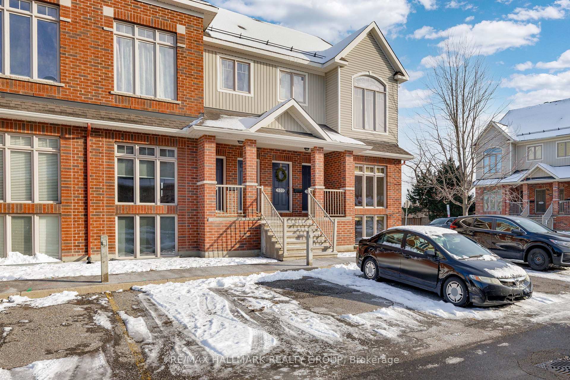Photo 3 of Unit 4, 577 Reardon Private, Ottawa, Heron Gate/Industrial Park — HOMEH