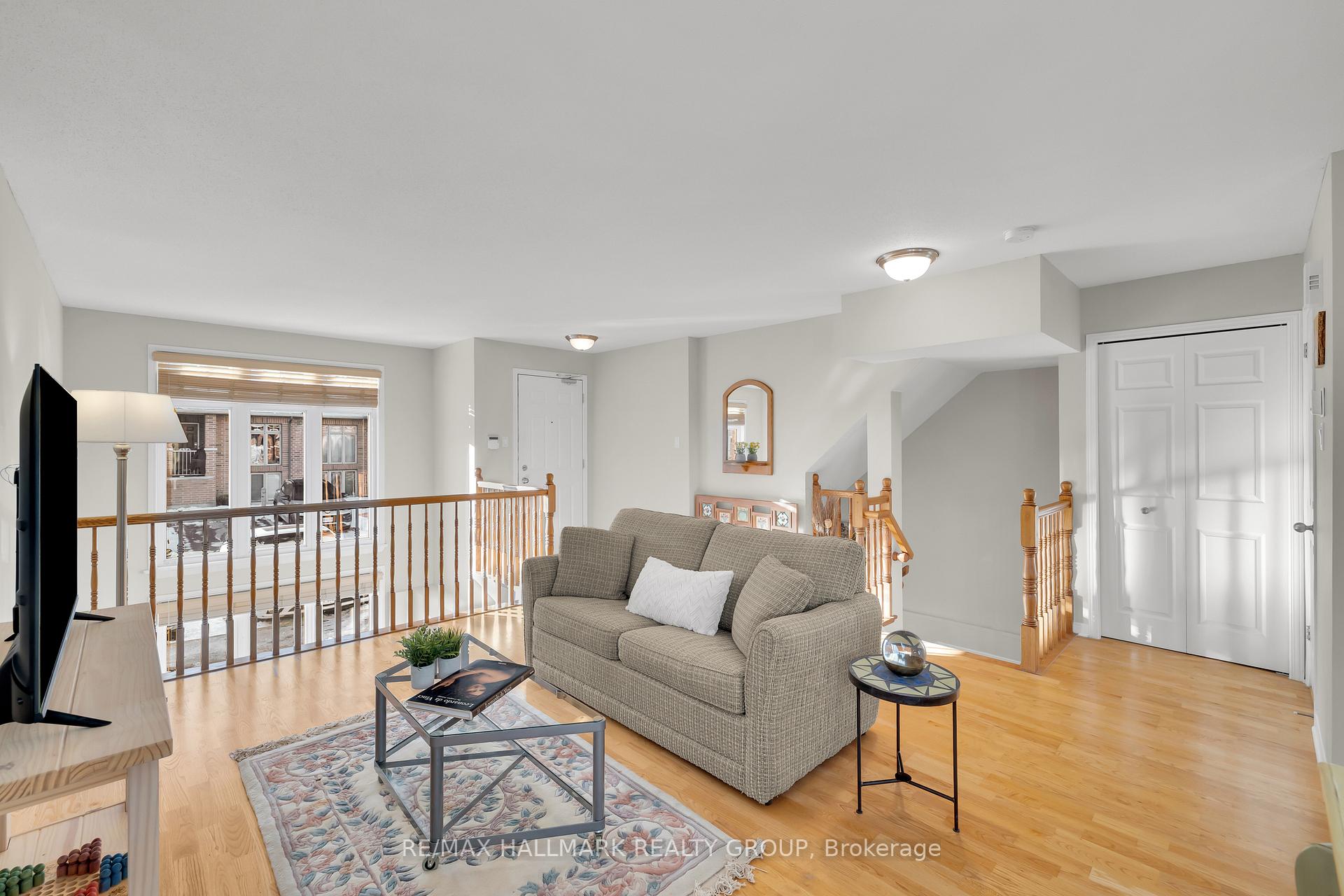 Photo 8 of Unit 4, 577 Reardon Private, Ottawa, Heron Gate/Industrial Park — HOMEH